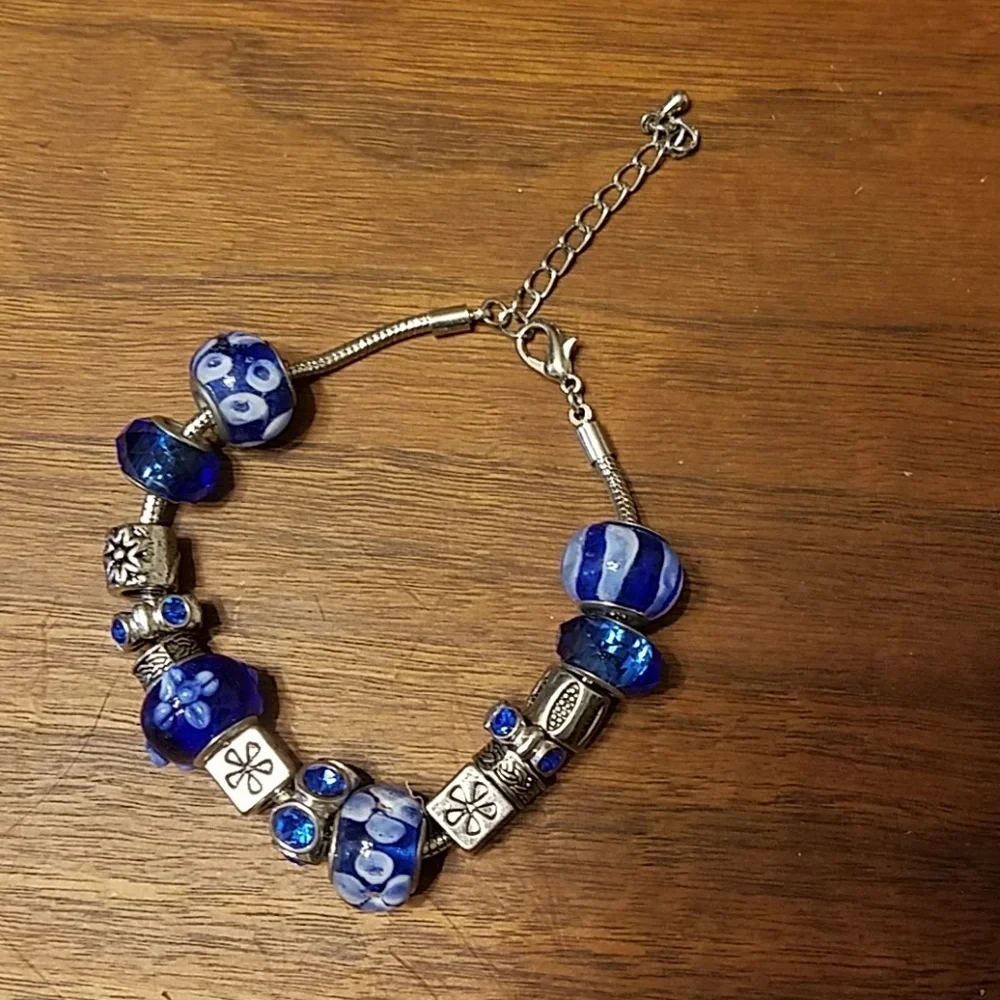 *L 👸📿 NWOT Bracelet Adjustable - Picture 2 of 7